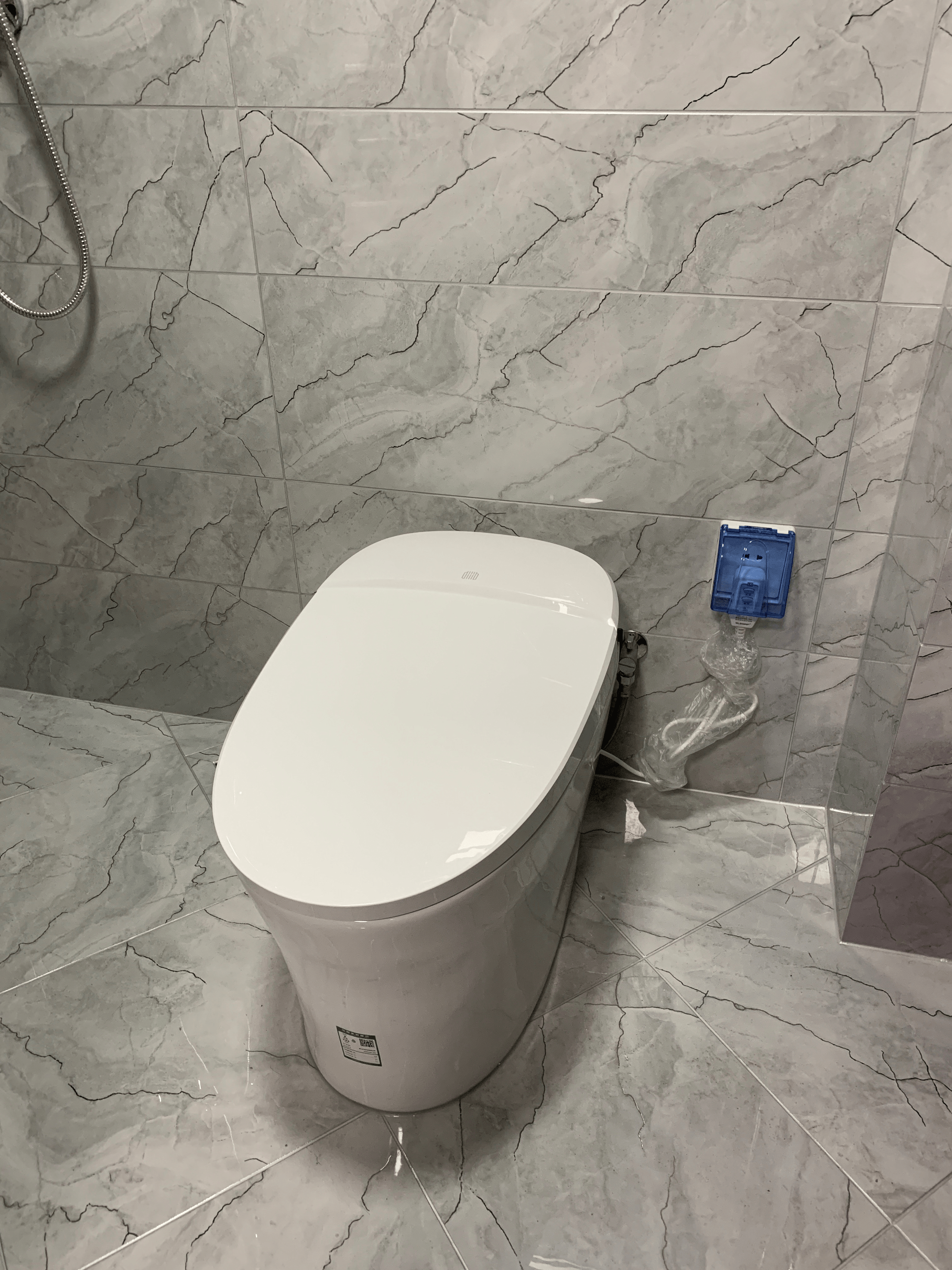 马桶冲水没漩涡下水慢？这些妙招让排水畅通无阻！