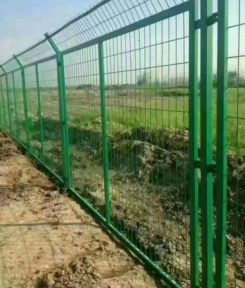 铁丝网围栏价格解析及选购指南