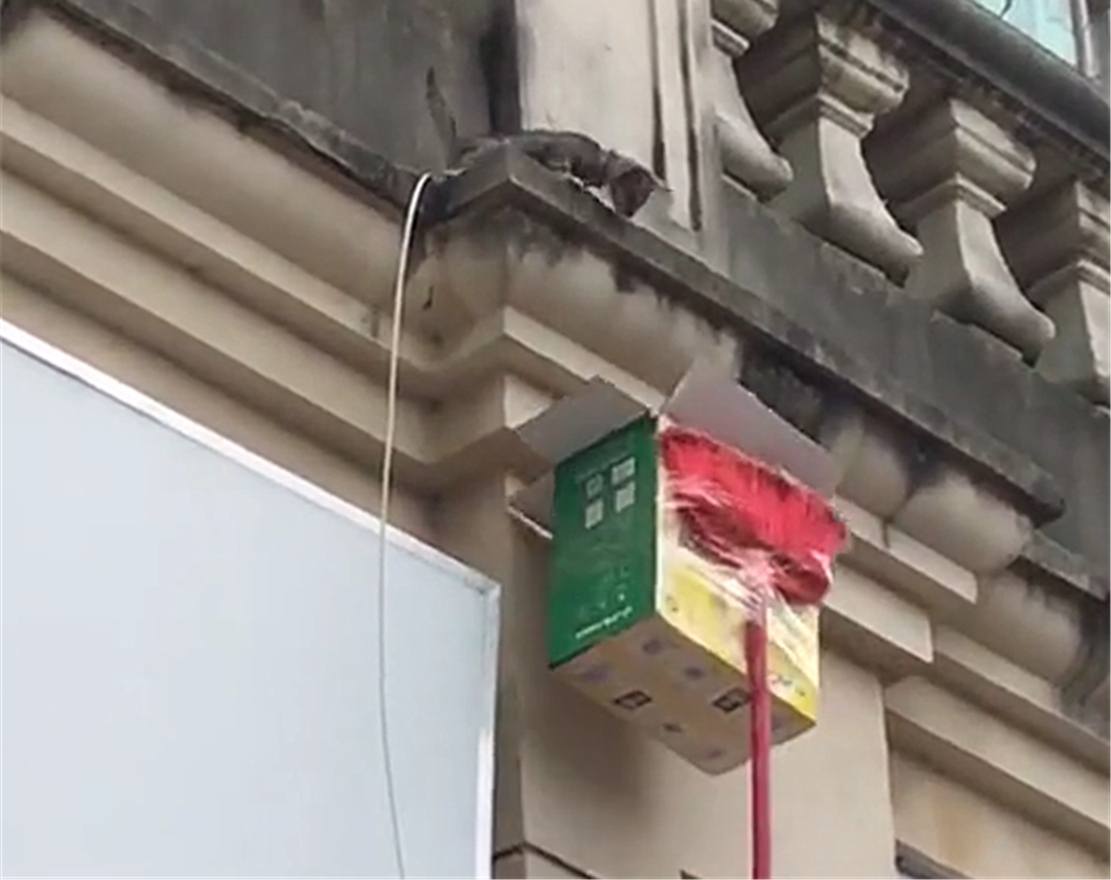 楼上空调机声音太大影响楼下，该怎么办？